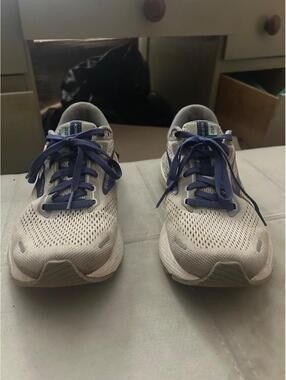 Brooks Ghost 14 running shoes in US 8.5